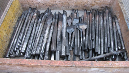 Kompressorspaten nachschmieden.JPG - Kompressorspaten, Hiltieisen nachgeschmiedet und gehärtet